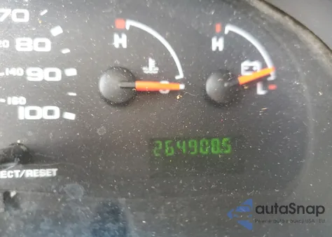 2004 Ford Econoline E350 Super Duty Wagon z USA, uszkodzony, nr VIN 1FBSS31S34HA11476